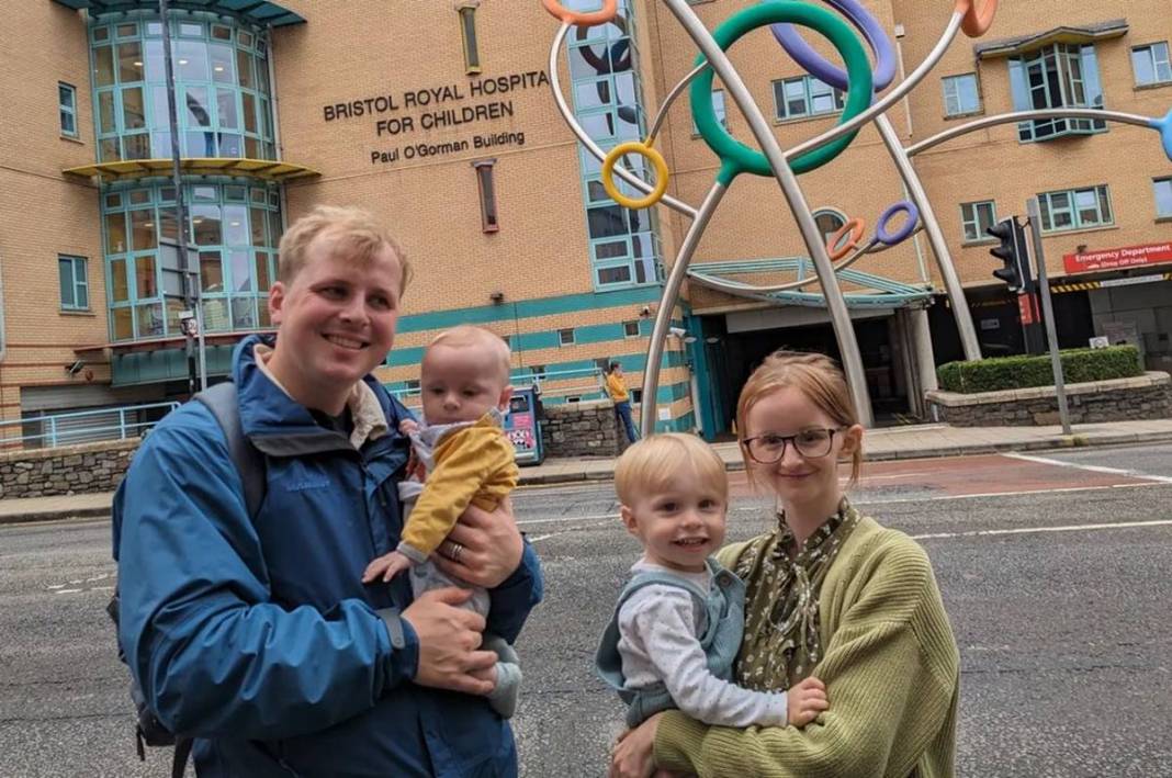 12 yaşında gibi ama 2 çocuk annesi! Yaşını duyanlar inanmakta güçlük çekiyor 15